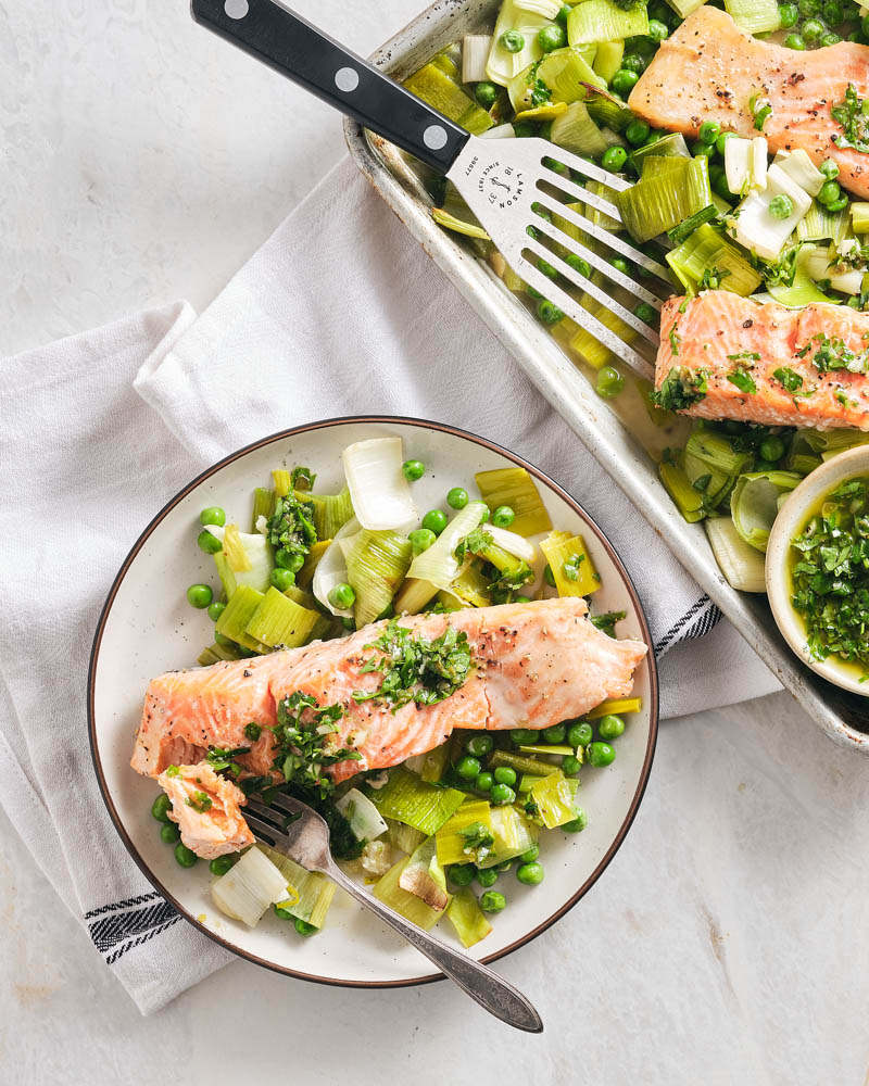 sheet-pan salmon with buttered leeks and peas