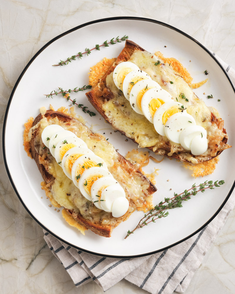 caramelized onion and egg tartine