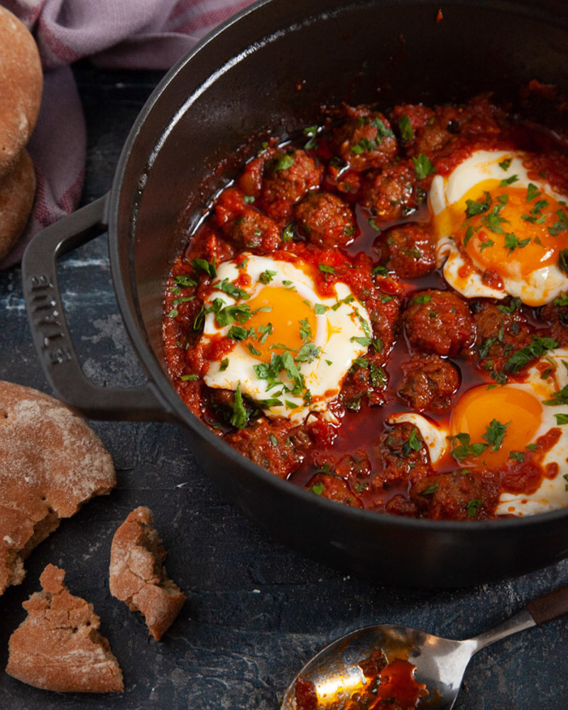 Kefta Mkaouara (Moroccan Beef And Lamb Meatball Tagine)