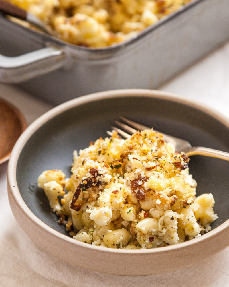 cauliflower mac 'n cheese (with dairy and non dairy options)