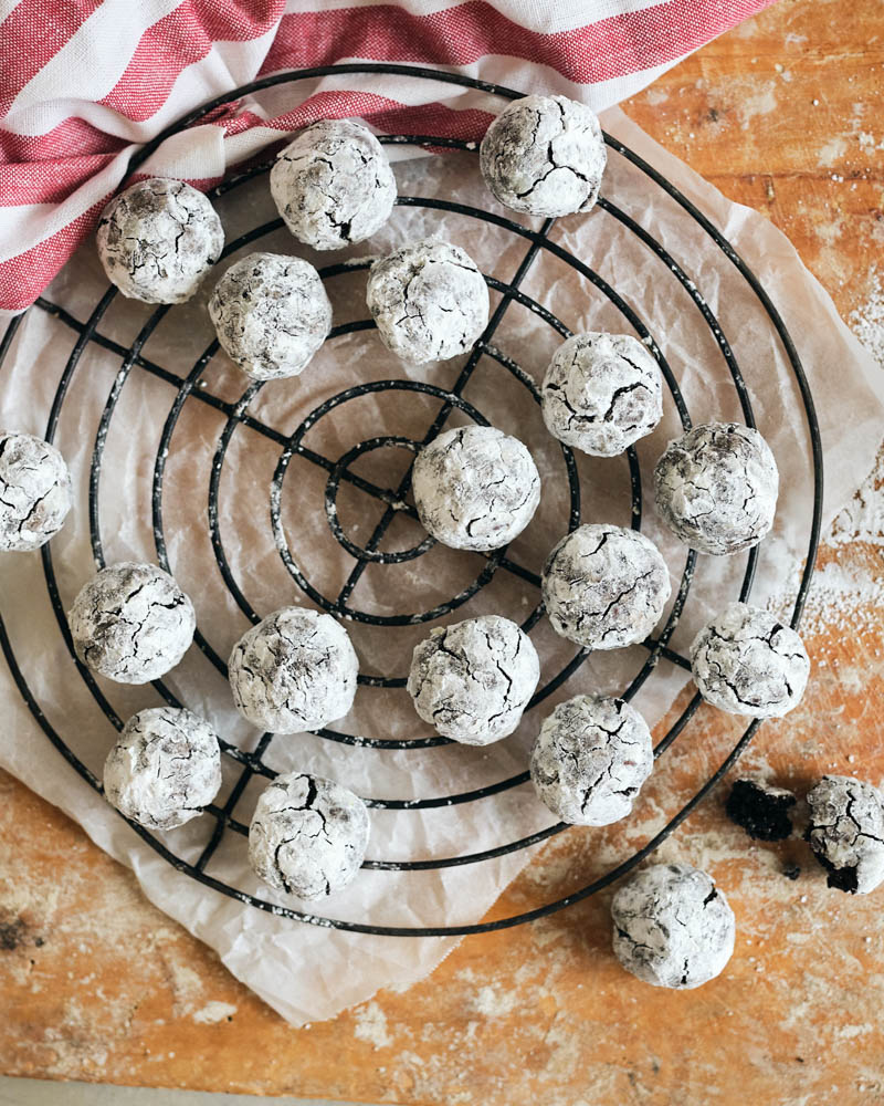 chocolate crinkle cookies