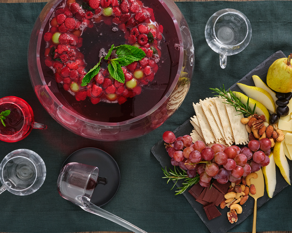 Holiday Hacks_1000x8003 Drink station with grazing board