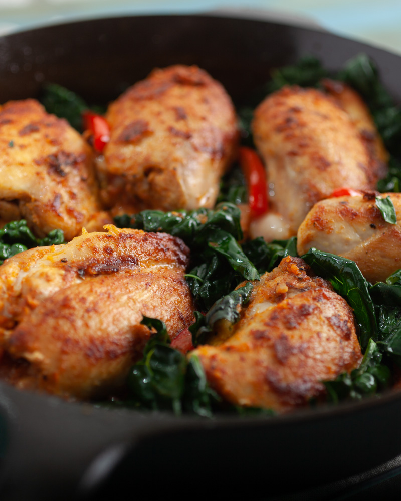 turmeric chicken with kale and red bell pepper