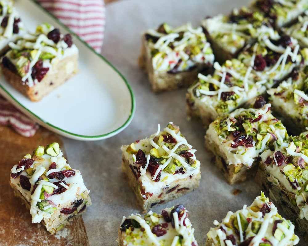 DIY Holiday Gifts_1000x8002 Cranberry white chocolate pistachio bars