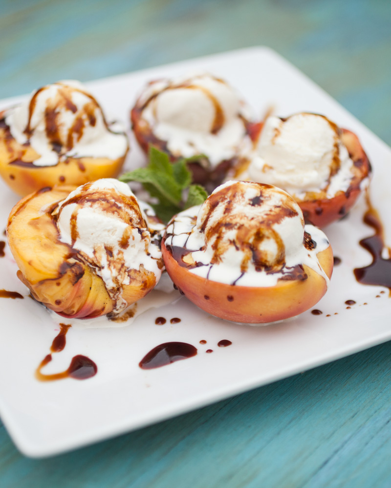 grilled peach ice cream sundae