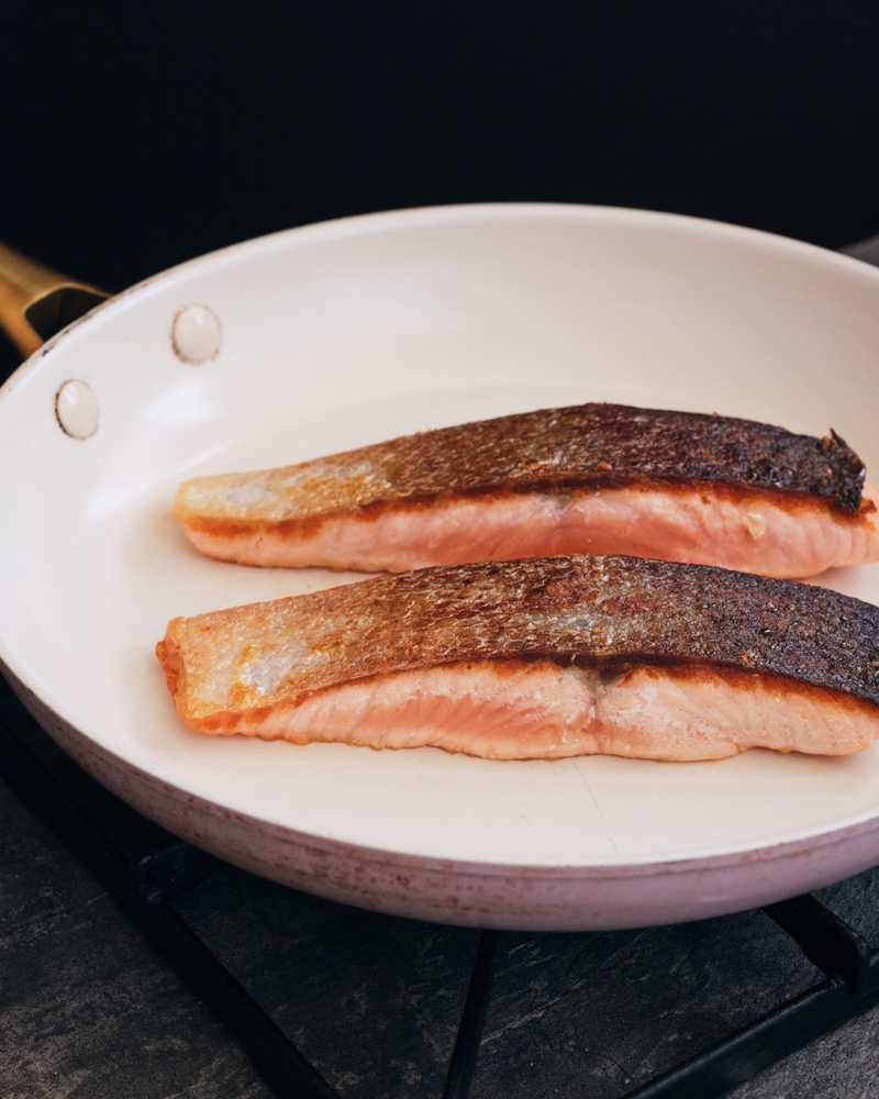 how to pan sear salmon