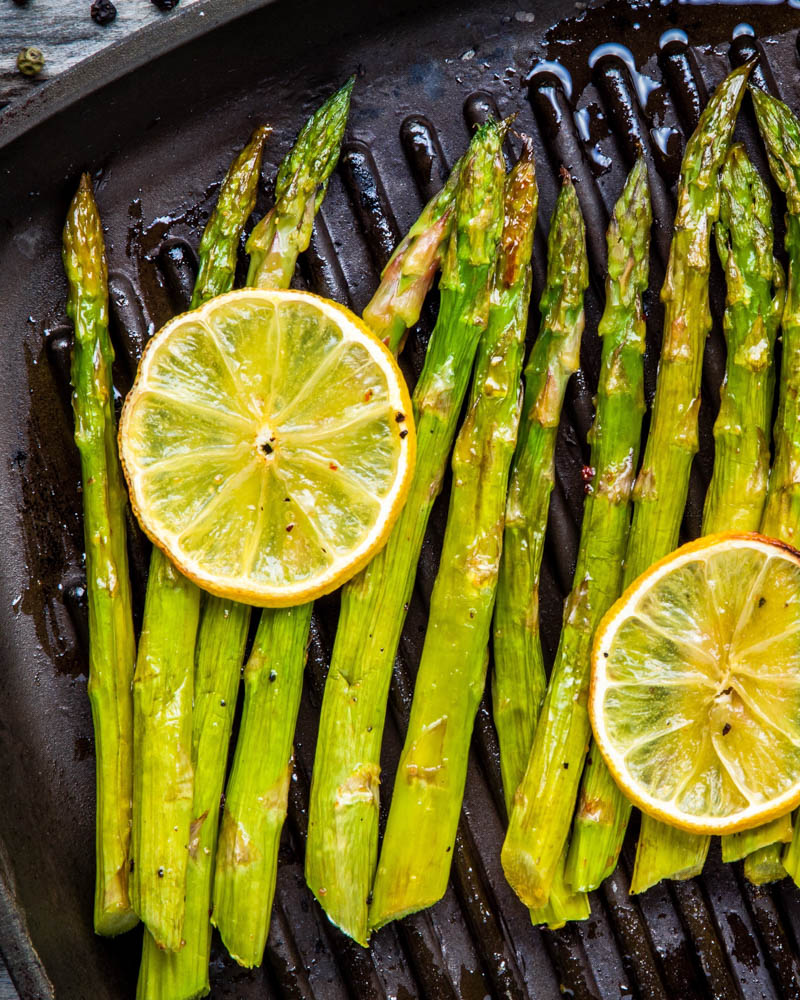 grilled asparagus with lemon pepper
