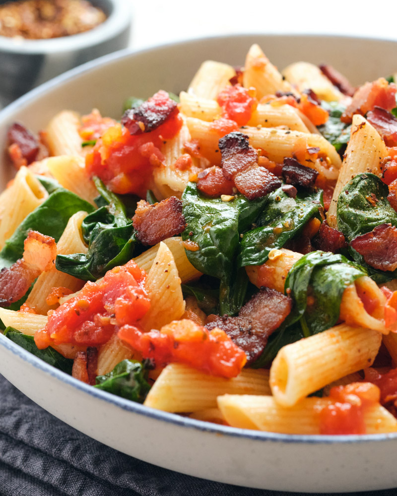 penne pasta with spinach and bacon