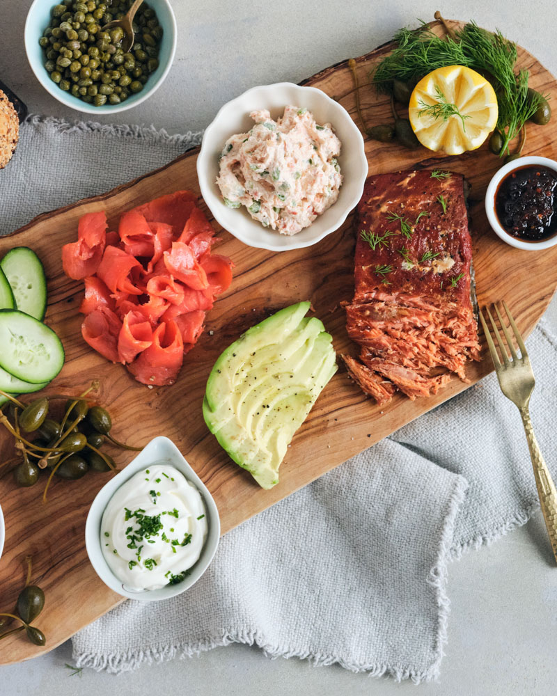 how to build a bagel brunch board