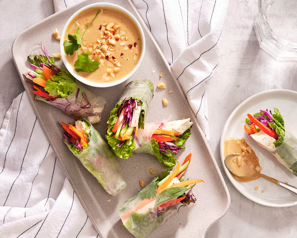 lettuce wraps with peanut sauce