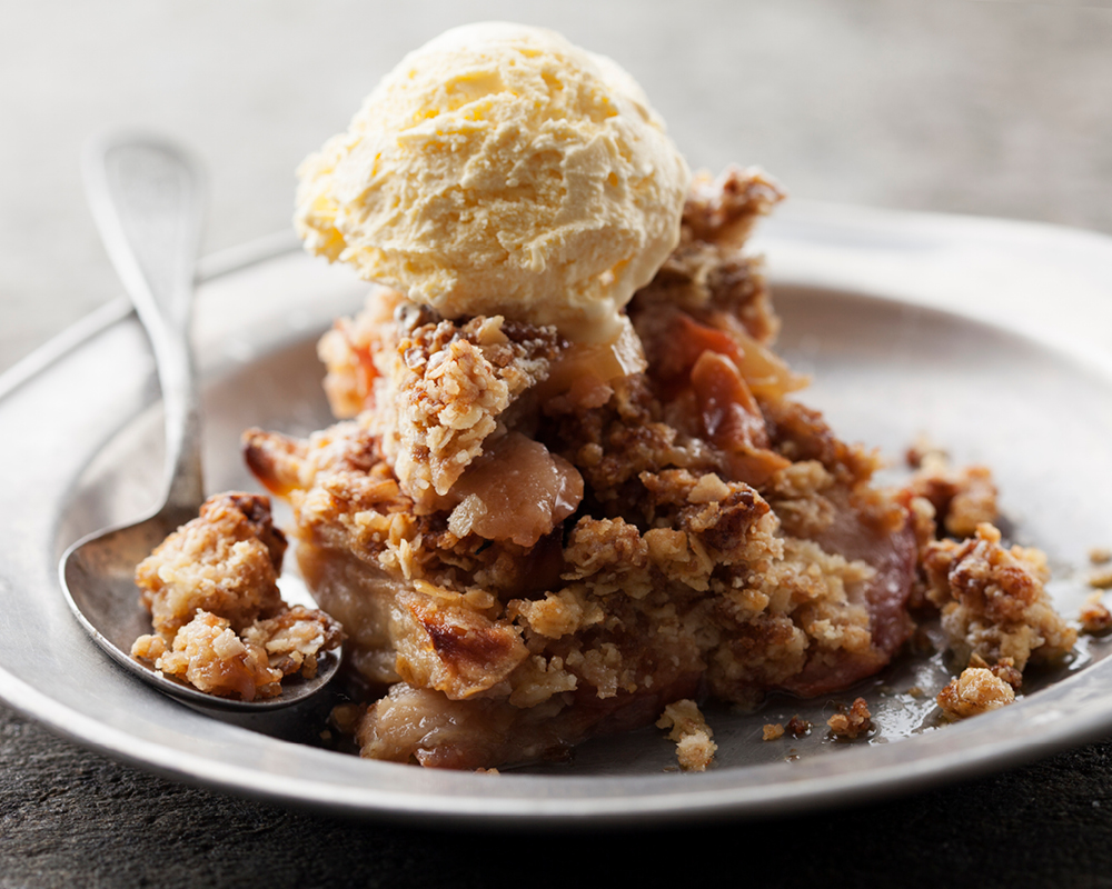 Apple crisp with ice cream