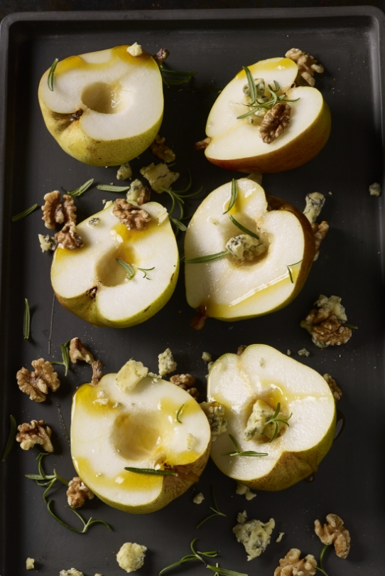Best of Met Holiday Pear Sliced with Walnuts
