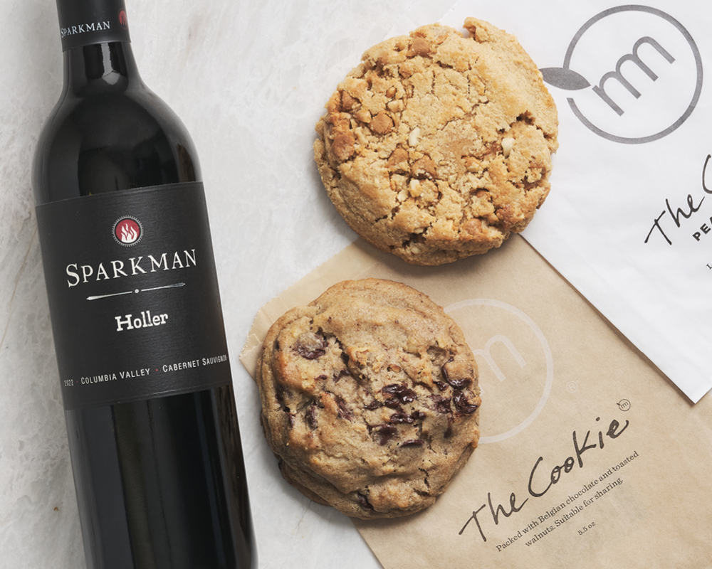 Wine with cookies