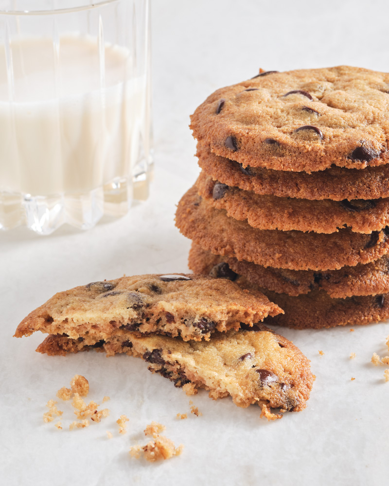 Crispy Keto-Friendly Chocolate Chip Cookies