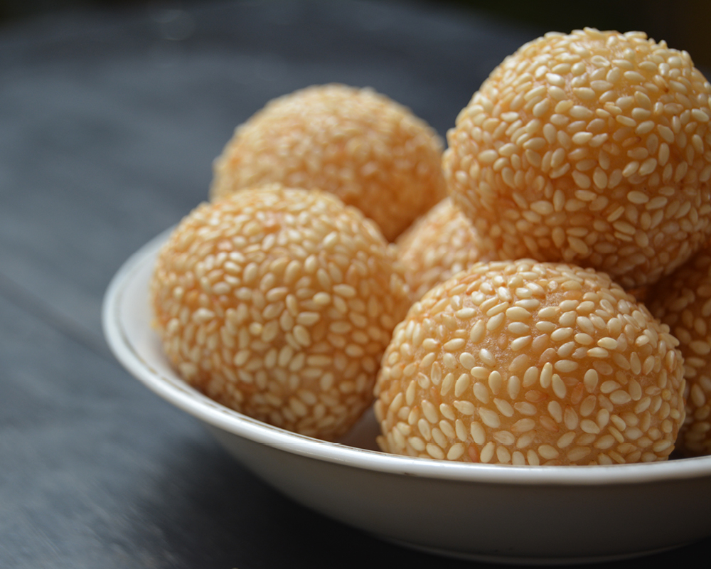 Sesame seed round pastry
