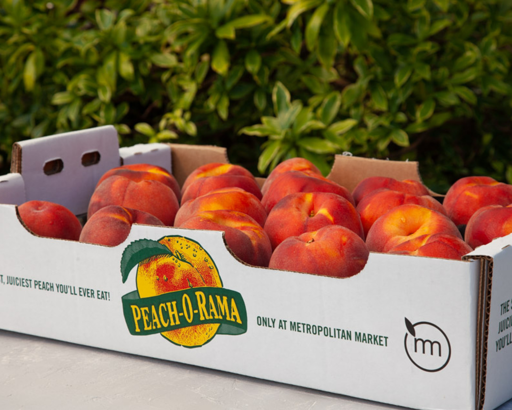 peaches in box